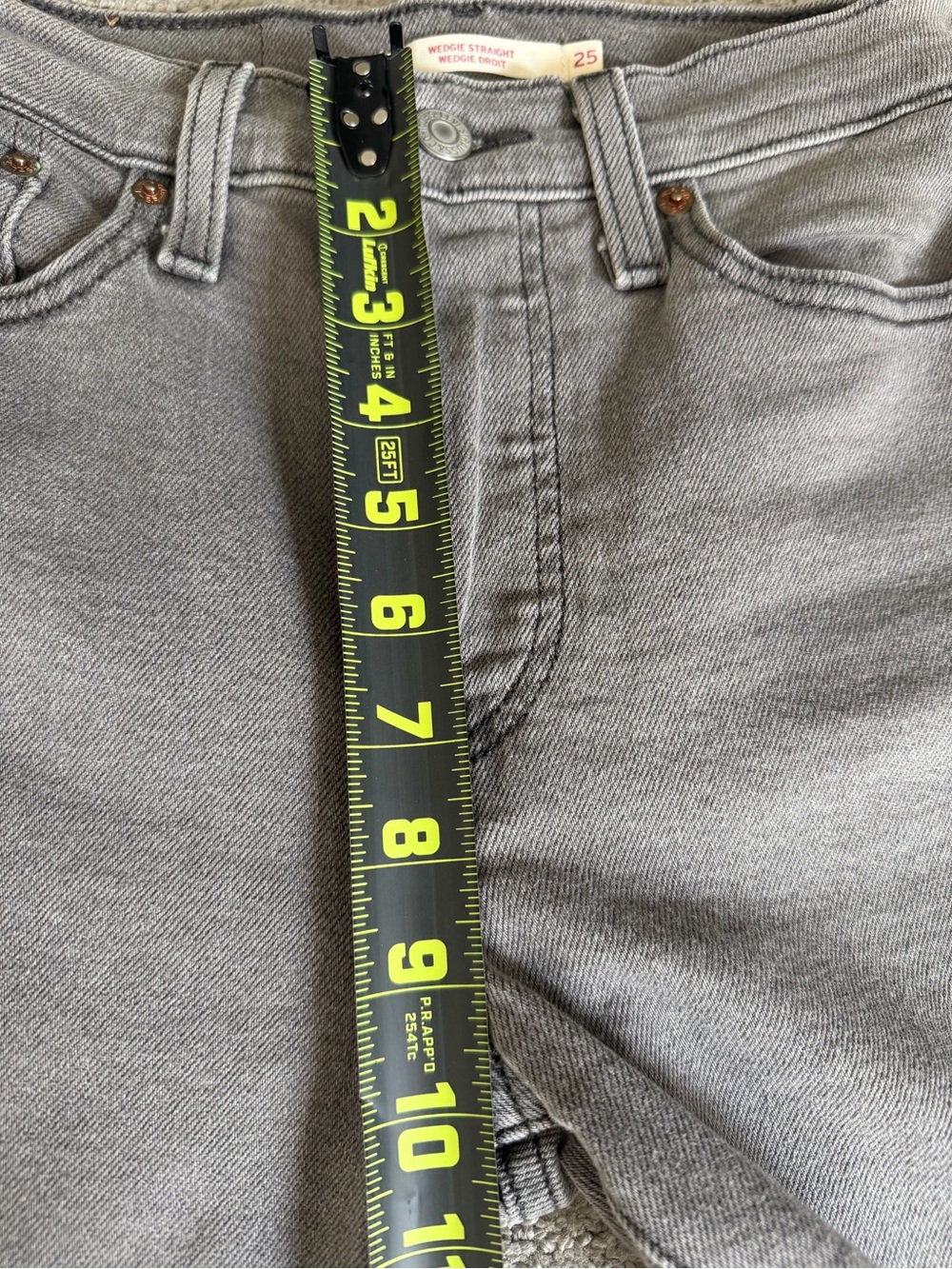 Levi’s Wedgie Straight Jeans in Gray - Picture 9 of 13